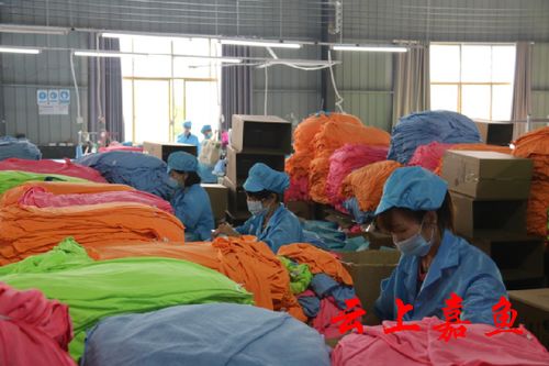 吉揚(yáng)日用品公司 日夜趕制訂單，全力拓展外匯市場(chǎng)