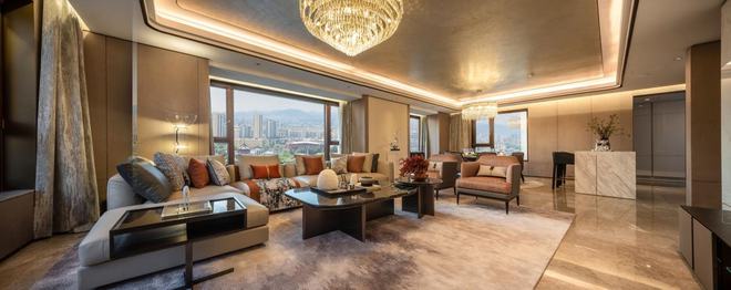 大院又見盛事西三環(huán)，百家共鑒中國藏品——房地產(chǎn)經(jīng)紀(jì)行業(yè)的盛會(huì)與價(jià)值回歸